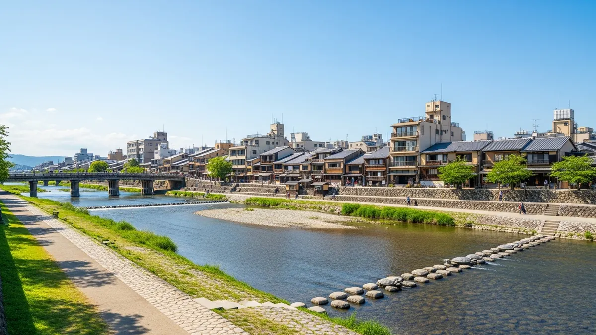 2026京都6月限定！夏越之祓、水無月和菓子與夜訪螢火蟲3大文化體驗 - 夜訪螢火蟲：京都賞螢祕境與觀賞禮儀